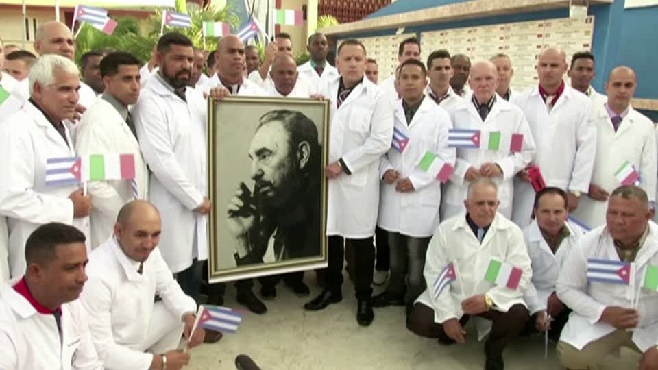 Cuba vende sus médicos a Italia por la pandemia del Coronavirus.