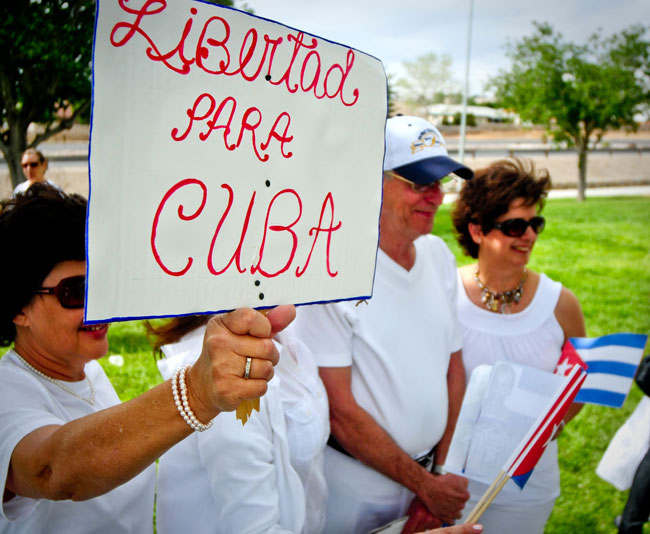 En este momento estás viendo 15N en Cuba: Camisas negras contra camisas blancas.